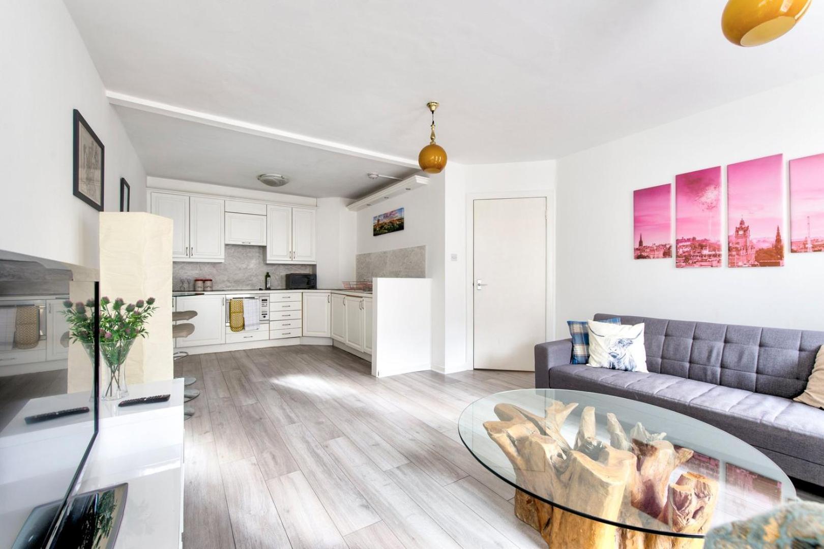 Appartamento Guestready - Bright & Airy 1Br Flat In Center Edimburgo Esterno foto