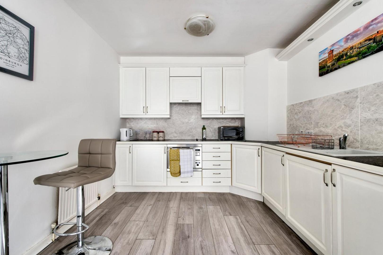 Appartamento Guestready - Bright & Airy 1Br Flat In Center Edimburgo Esterno foto