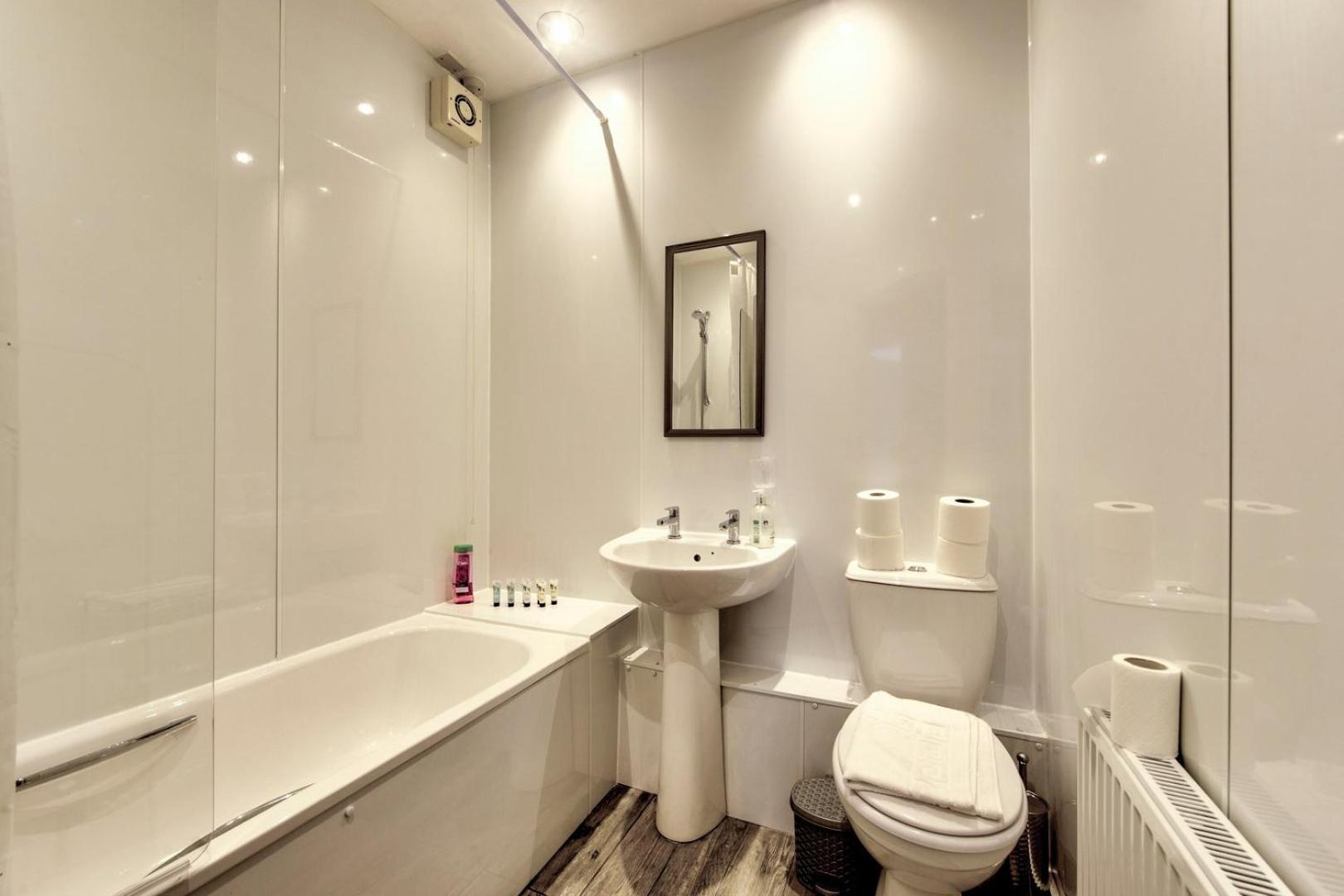 Appartamento Guestready - Bright & Airy 1Br Flat In Center Edimburgo Esterno foto