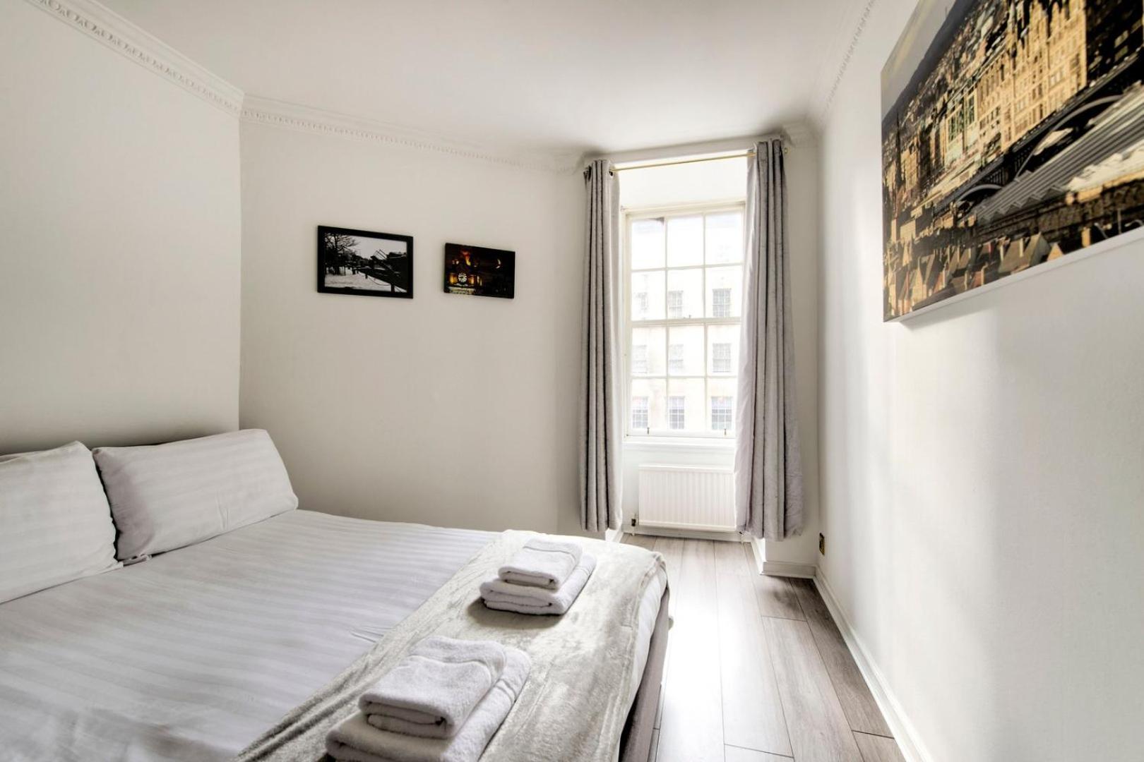 Appartamento Guestready - Bright & Airy 1Br Flat In Center Edimburgo Esterno foto