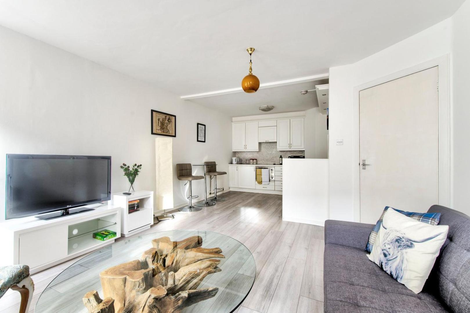 Appartamento Guestready - Bright & Airy 1Br Flat In Center Edimburgo Esterno foto