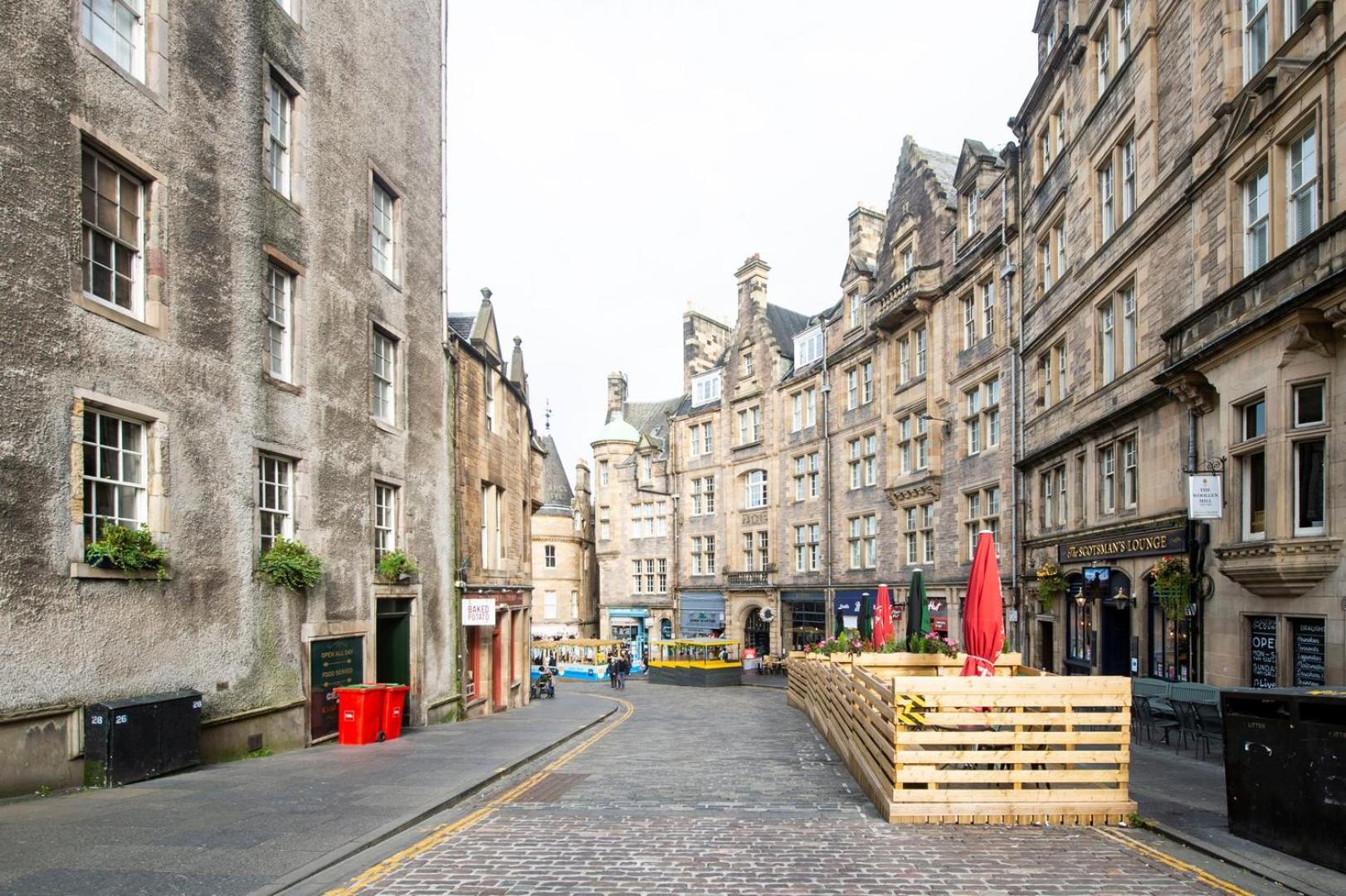 Appartamento Guestready - Bright & Airy 1Br Flat In Center Edimburgo Esterno foto